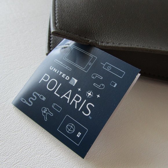 New United Airlines Polaris Travel Amenity Kit Hygiene Kit Blue Gray Tote Unopen - Picture 2 of 3